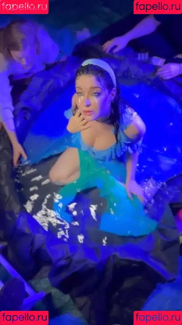 AnniTheDuck Onlyfans Photo Gallery 