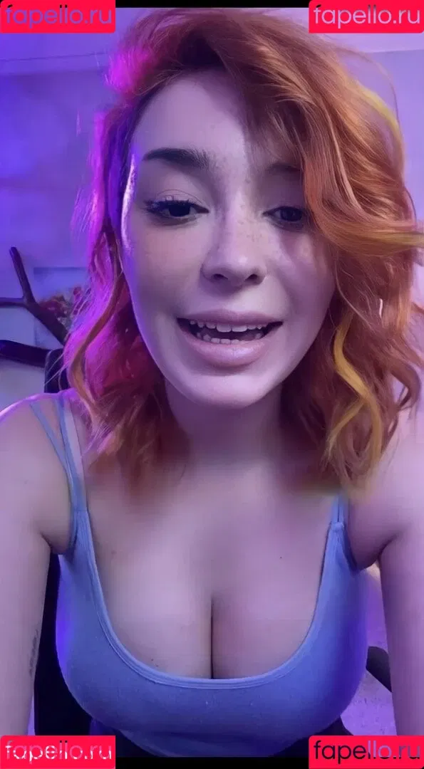AnniTheDuck Onlyfans Photo Gallery 