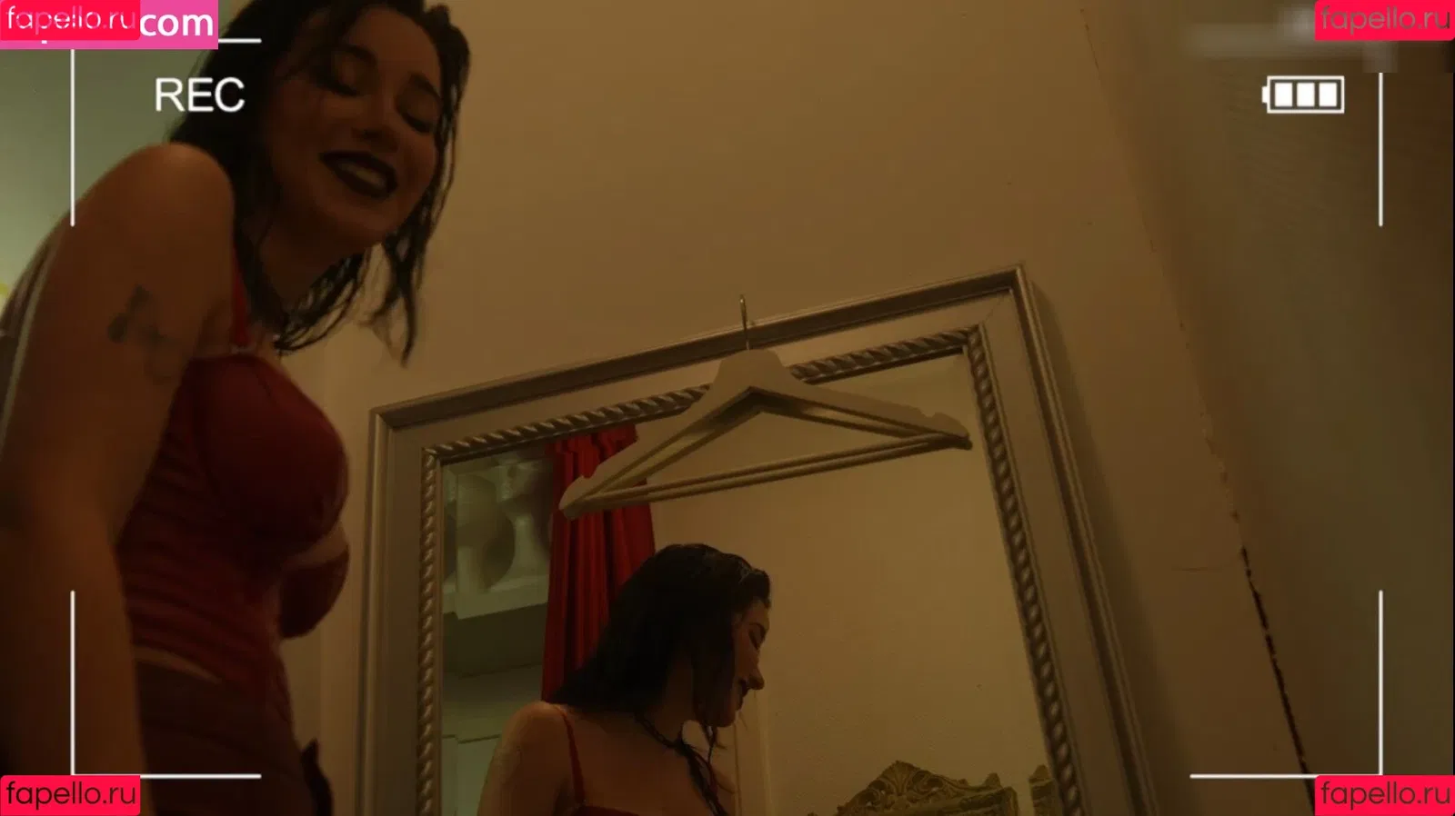 AnniTheDuck Onlyfans Photo Gallery 