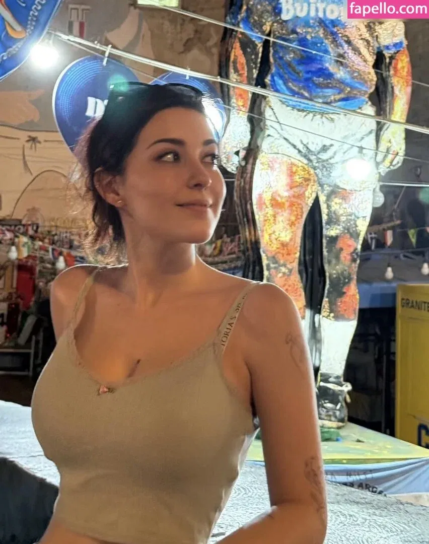 AnniTheDuck Onlyfans Photo Gallery 