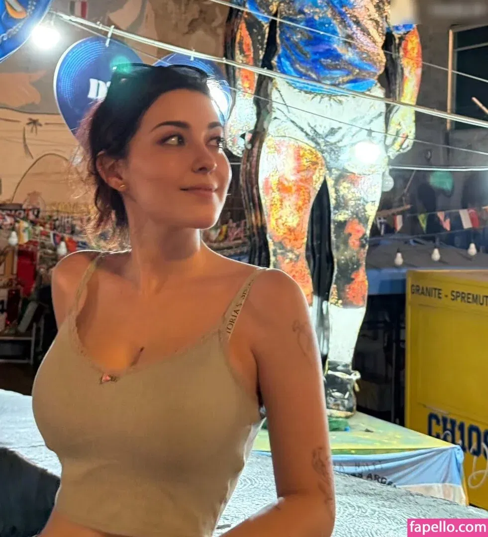 AnniTheDuck Onlyfans Photo Gallery 