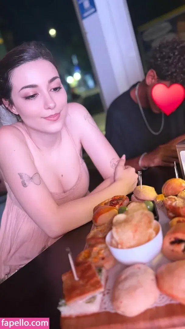 AnniTheDuck Onlyfans Photo Gallery 