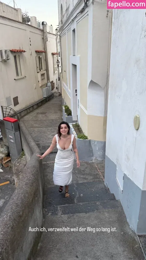 AnniTheDuck Onlyfans Photo Gallery 