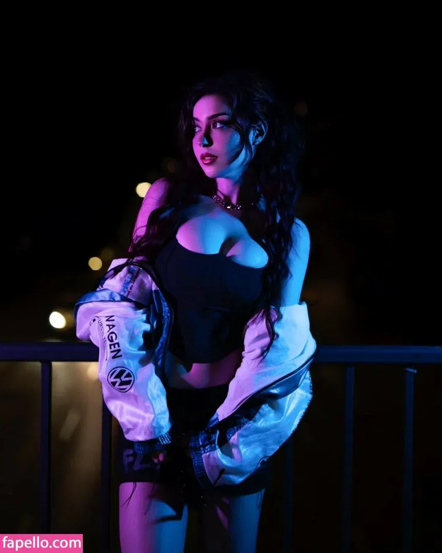 AnniTheDuck Onlyfans Photo Gallery 