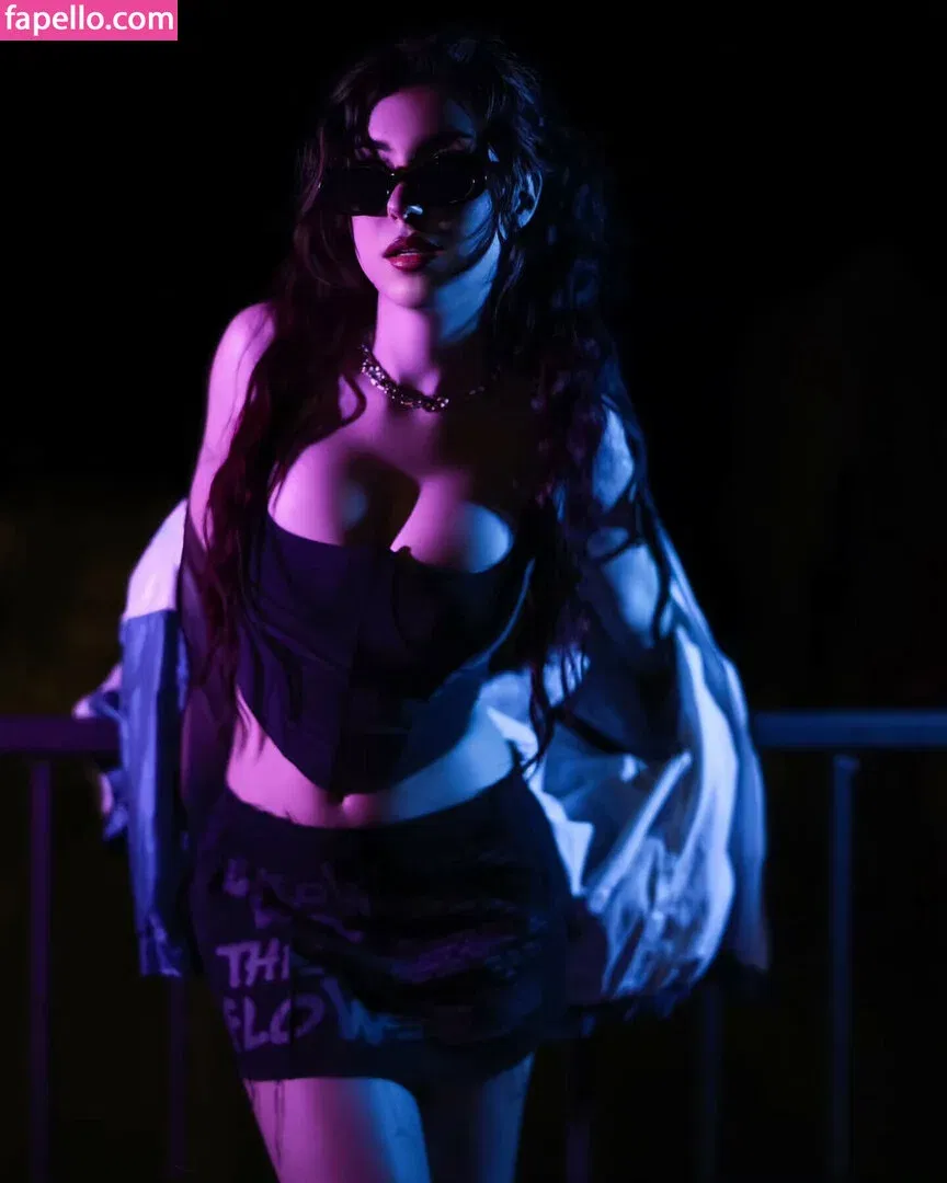 AnniTheDuck Onlyfans Photo Gallery 