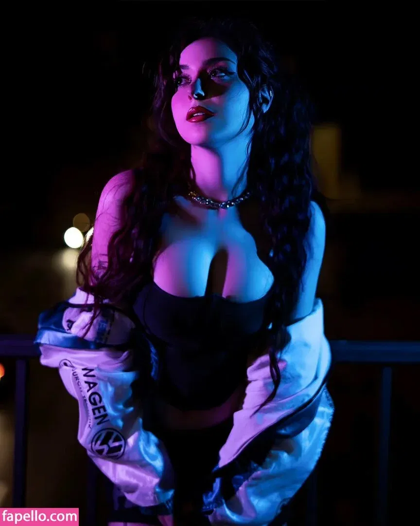 AnniTheDuck Onlyfans Photo Gallery 