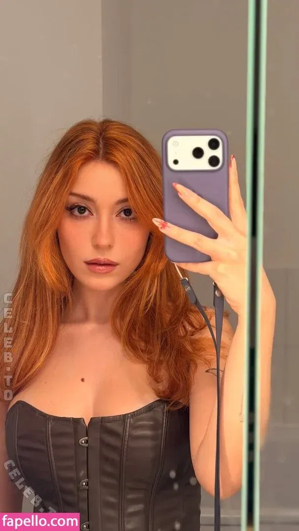 AnniTheDuck Onlyfans Photo Gallery 