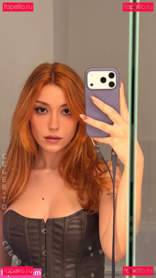 AnniTheDuck Onlyfans Photo Gallery 