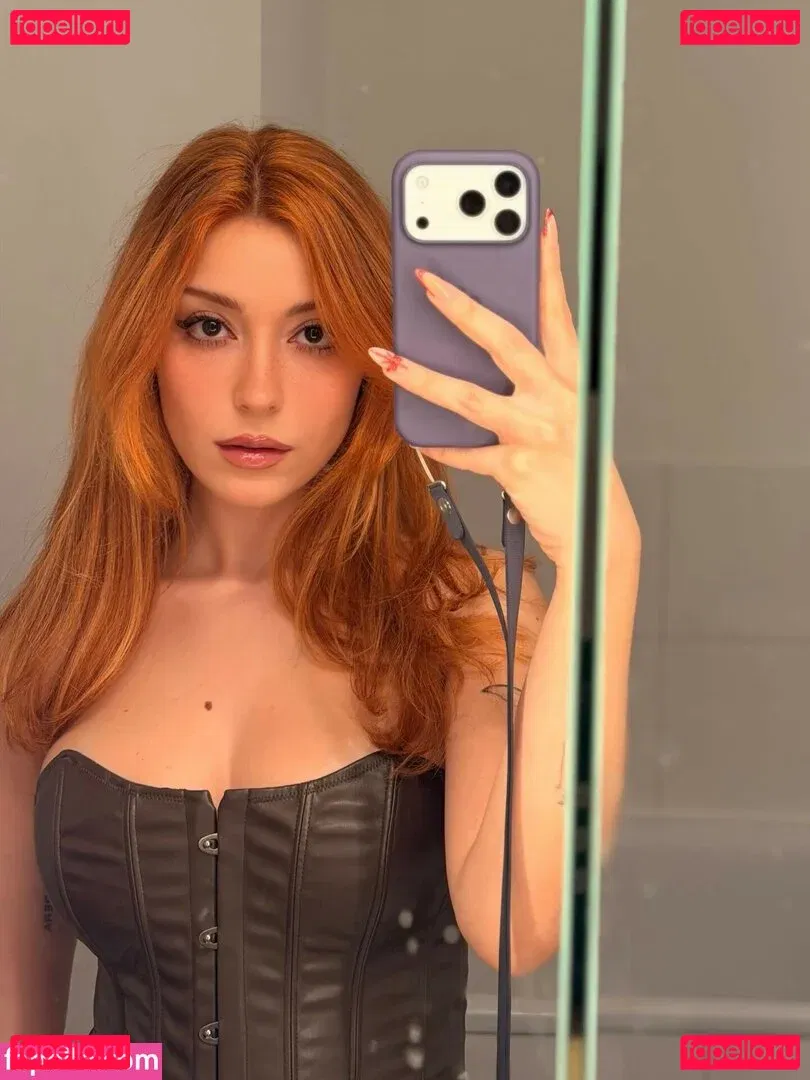 AnniTheDuck Onlyfans Photo Gallery 