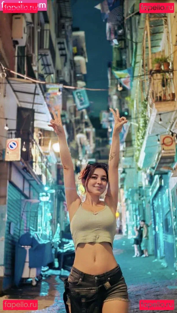 AnniTheDuck Onlyfans Photo Gallery 