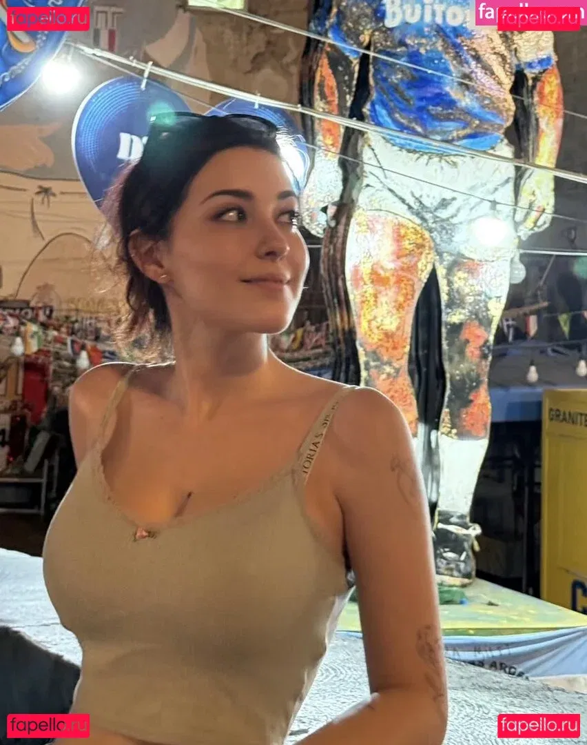 AnniTheDuck Onlyfans Photo Gallery 