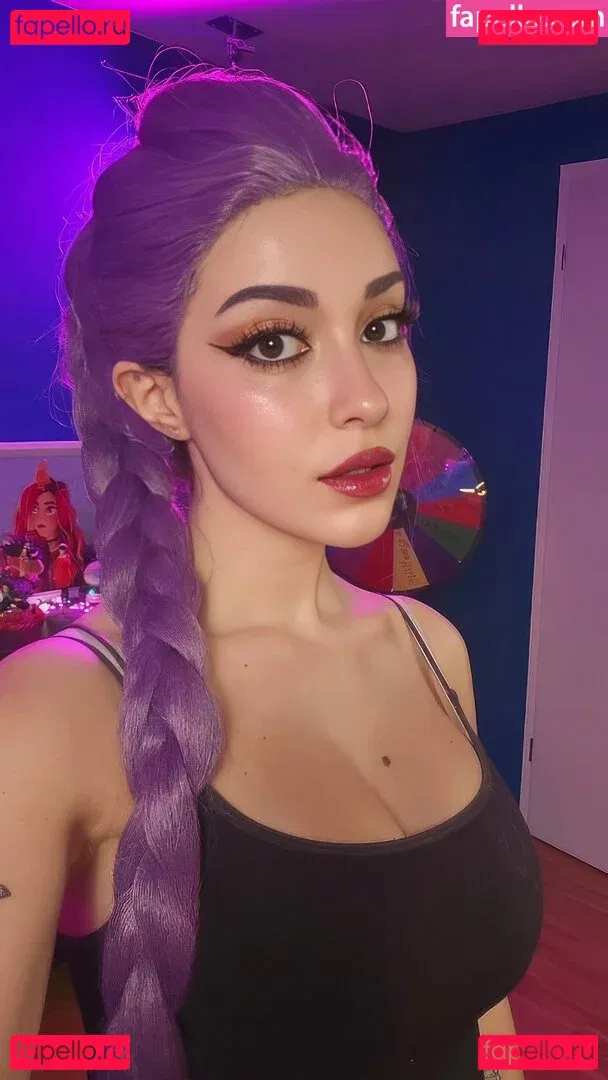 AnniTheDuck Onlyfans Photo Gallery 