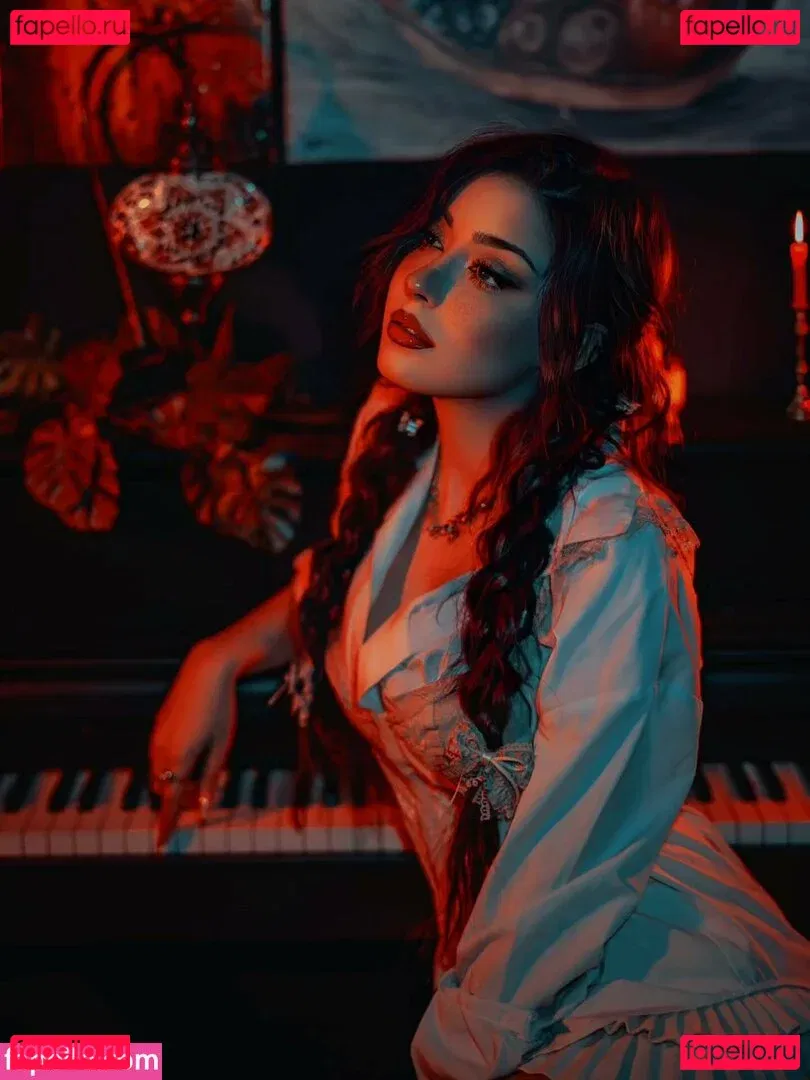 AnniTheDuck Onlyfans Photo Gallery 