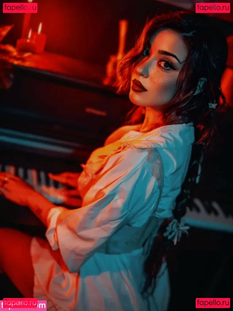 AnniTheDuck Onlyfans Photo Gallery 