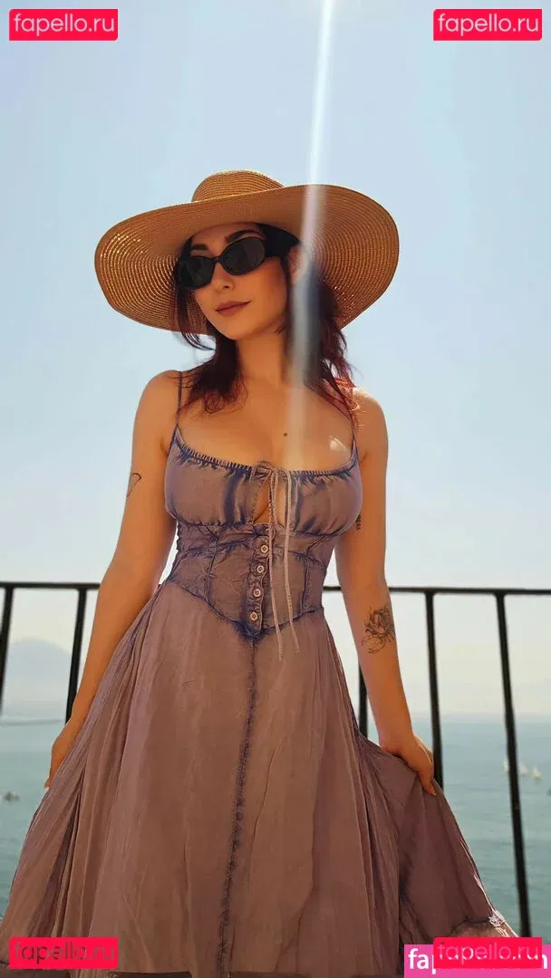 AnniTheDuck Onlyfans Photo Gallery 