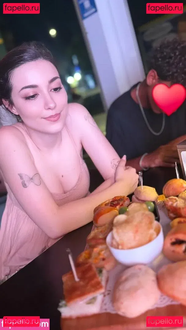 AnniTheDuck Onlyfans Photo Gallery 