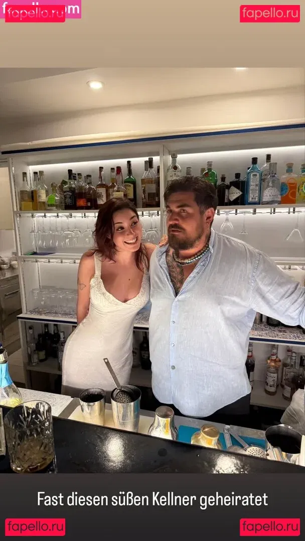 AnniTheDuck Onlyfans Photo Gallery 