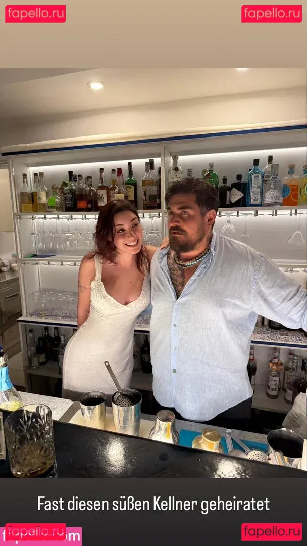 AnniTheDuck Onlyfans Photo Gallery 