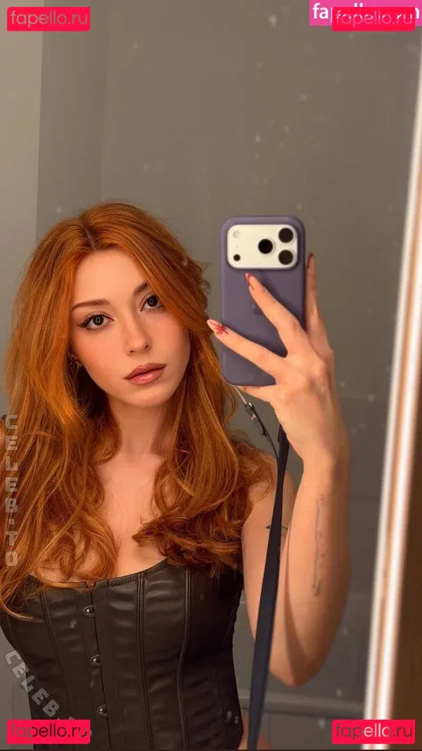 AnniTheDuck Onlyfans Photo Gallery 