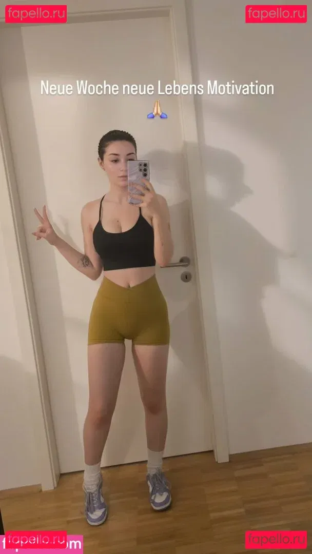 AnniTheDuck Onlyfans Photo Gallery 