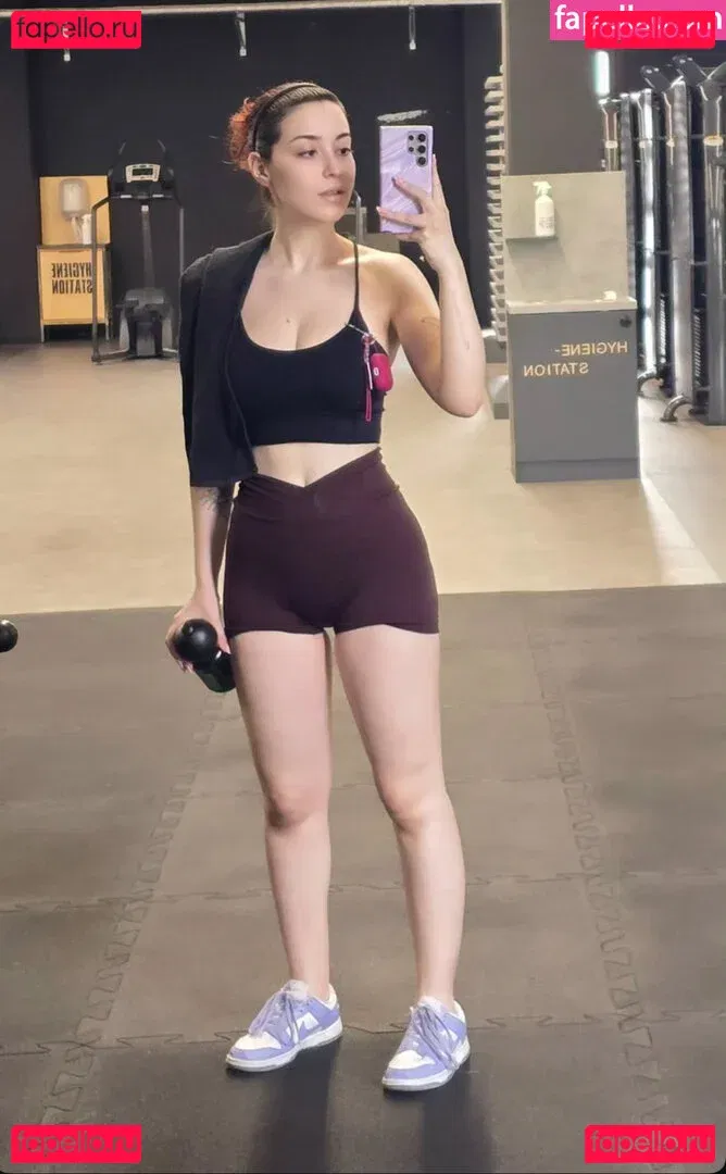 AnniTheDuck Onlyfans Photo Gallery 