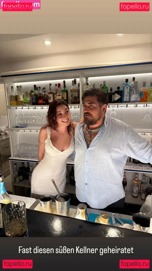 AnniTheDuck Onlyfans Photo Gallery 