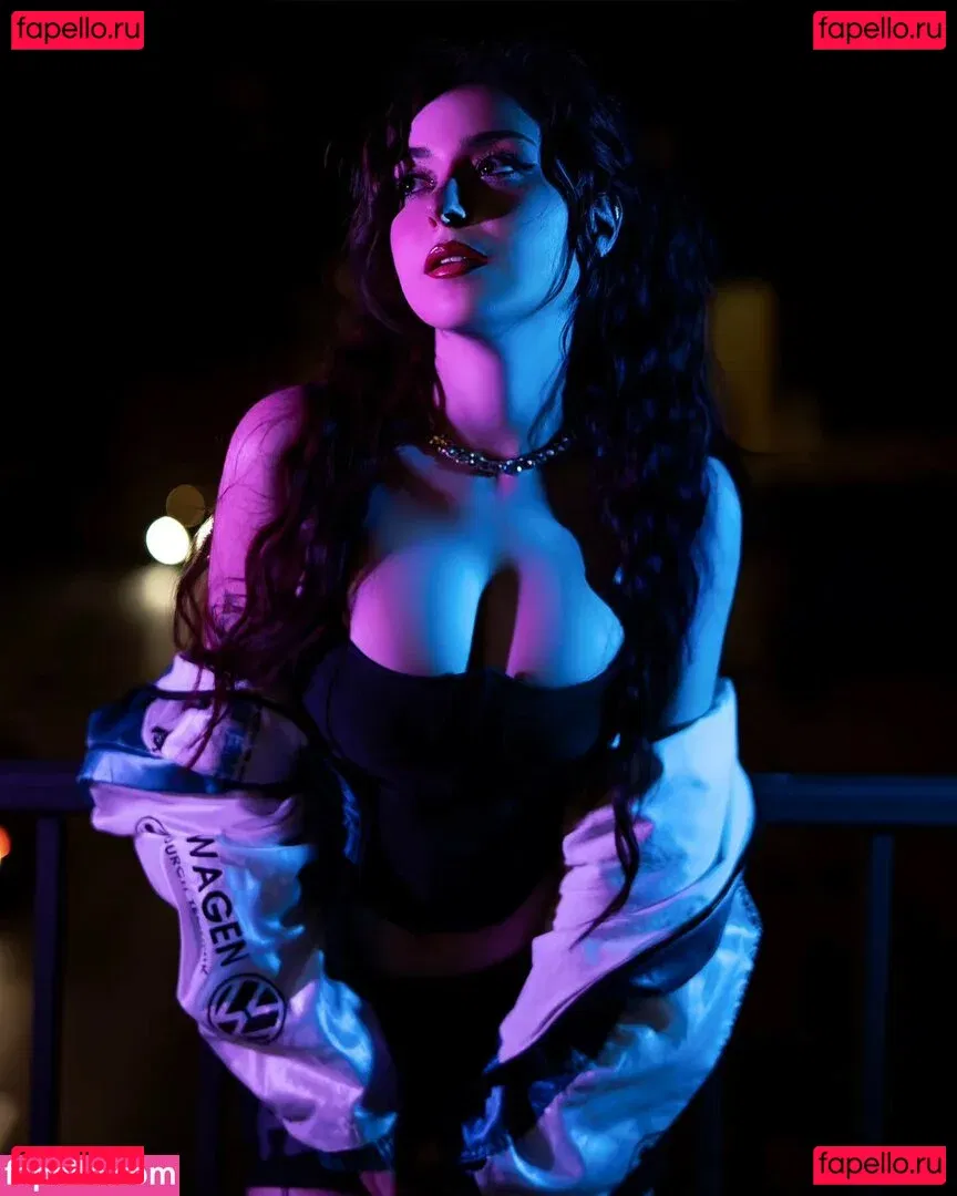 AnniTheDuck Onlyfans Photo Gallery 