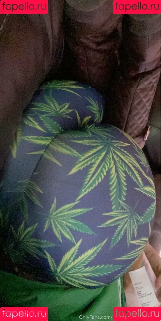 lavendercrystalmoon Onlyfans Photo Gallery 