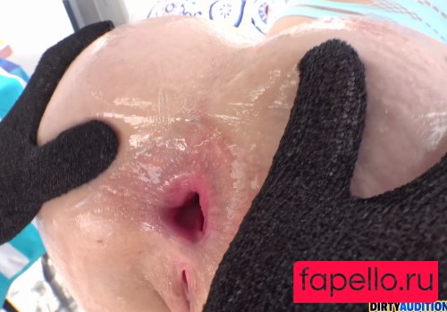 Lucky Lily Nude Onlyfans Photo 17