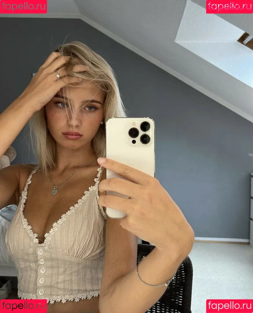 Elena Zoe Onlyfans Photo Gallery 
