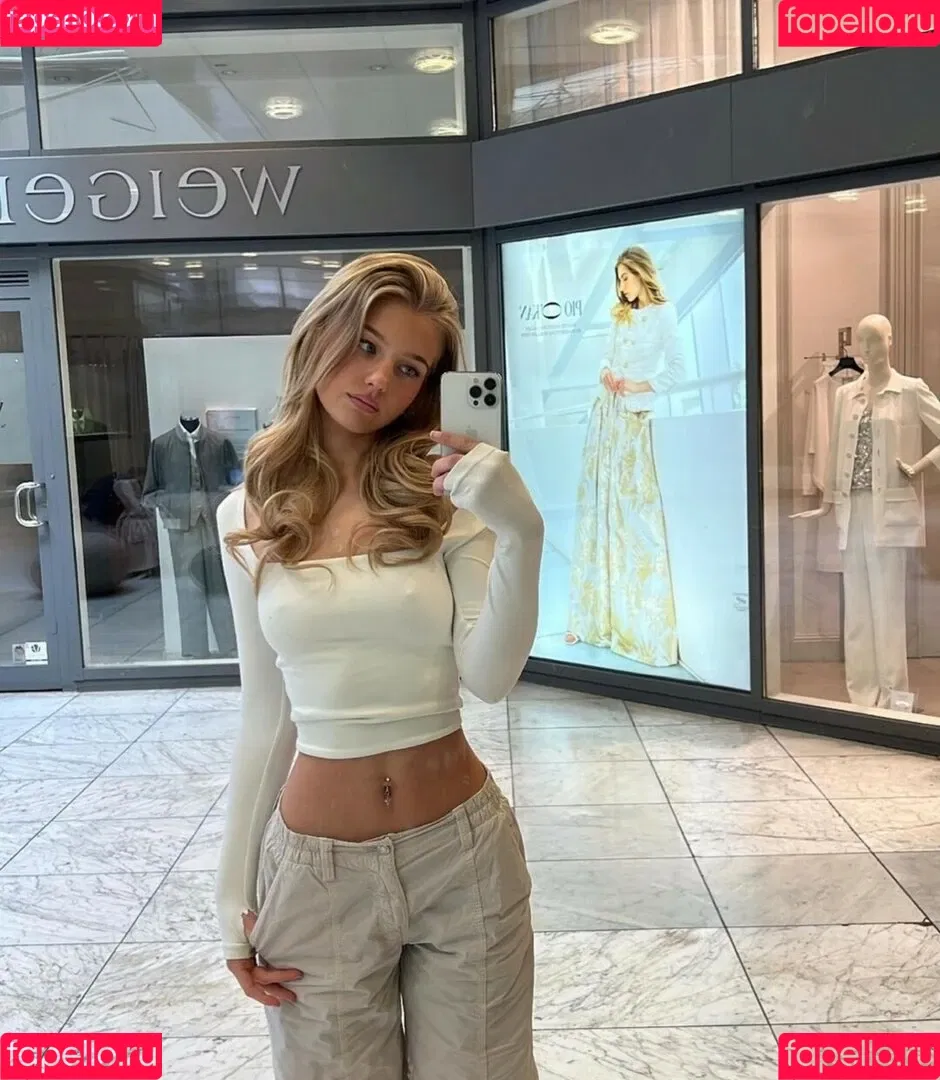 Elena Zoe Onlyfans Photo Gallery 