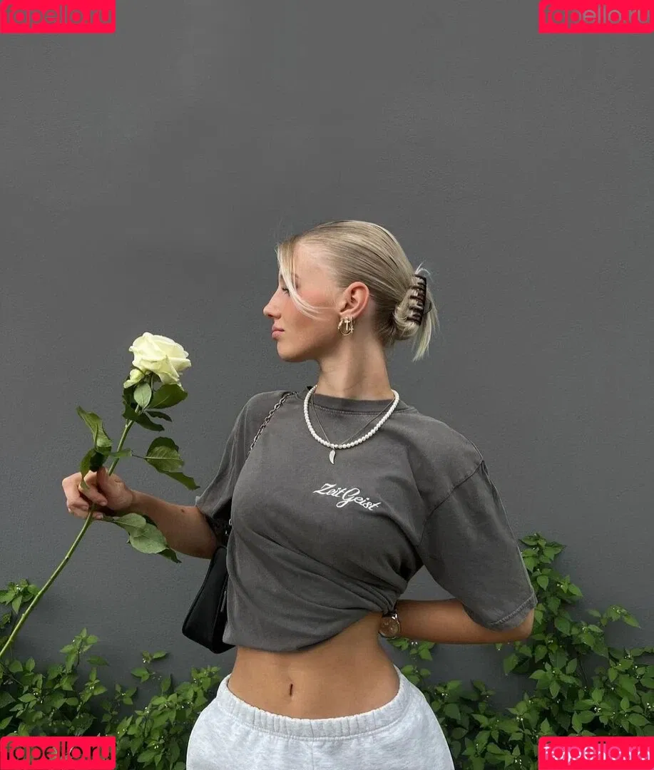 Elena Zoe Onlyfans Photo Gallery 