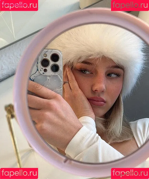 Elena Zoe Onlyfans Photo Gallery 