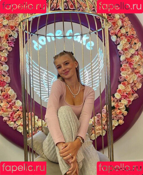 Elena Zoe Onlyfans Photo Gallery 