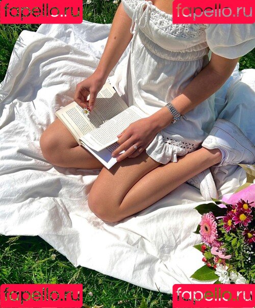 Elena Zoe Onlyfans Photo Gallery 