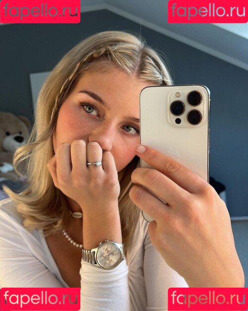 Elena Zoe Onlyfans Photo Gallery 