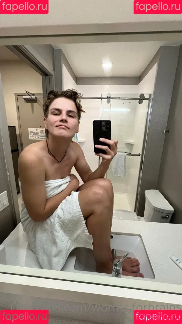 worms.forbrains Onlyfans Photo Gallery 