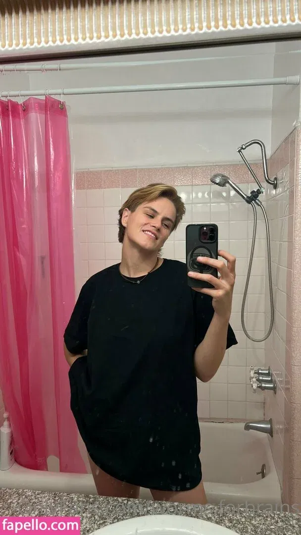 worms.forbrains Onlyfans Photo Gallery 