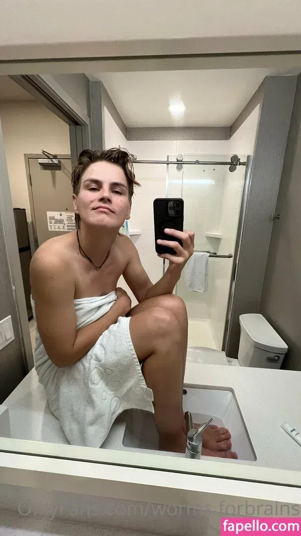 worms.forbrains Onlyfans Photo Gallery 