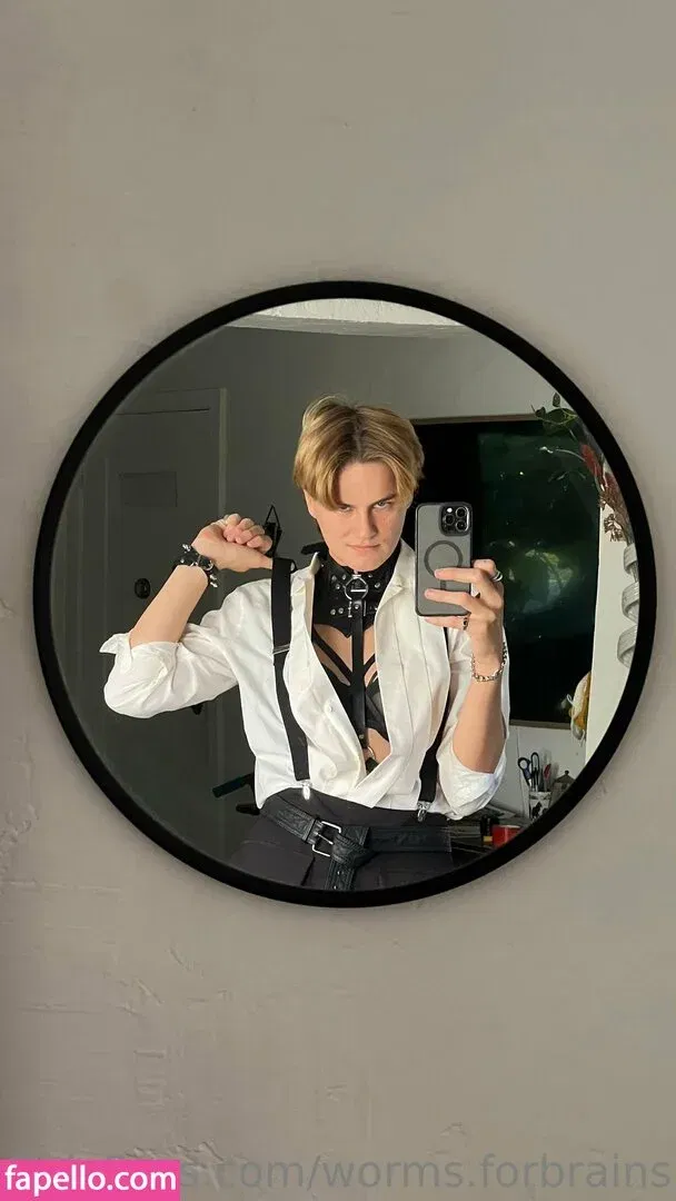 worms.forbrains Onlyfans Photo Gallery 