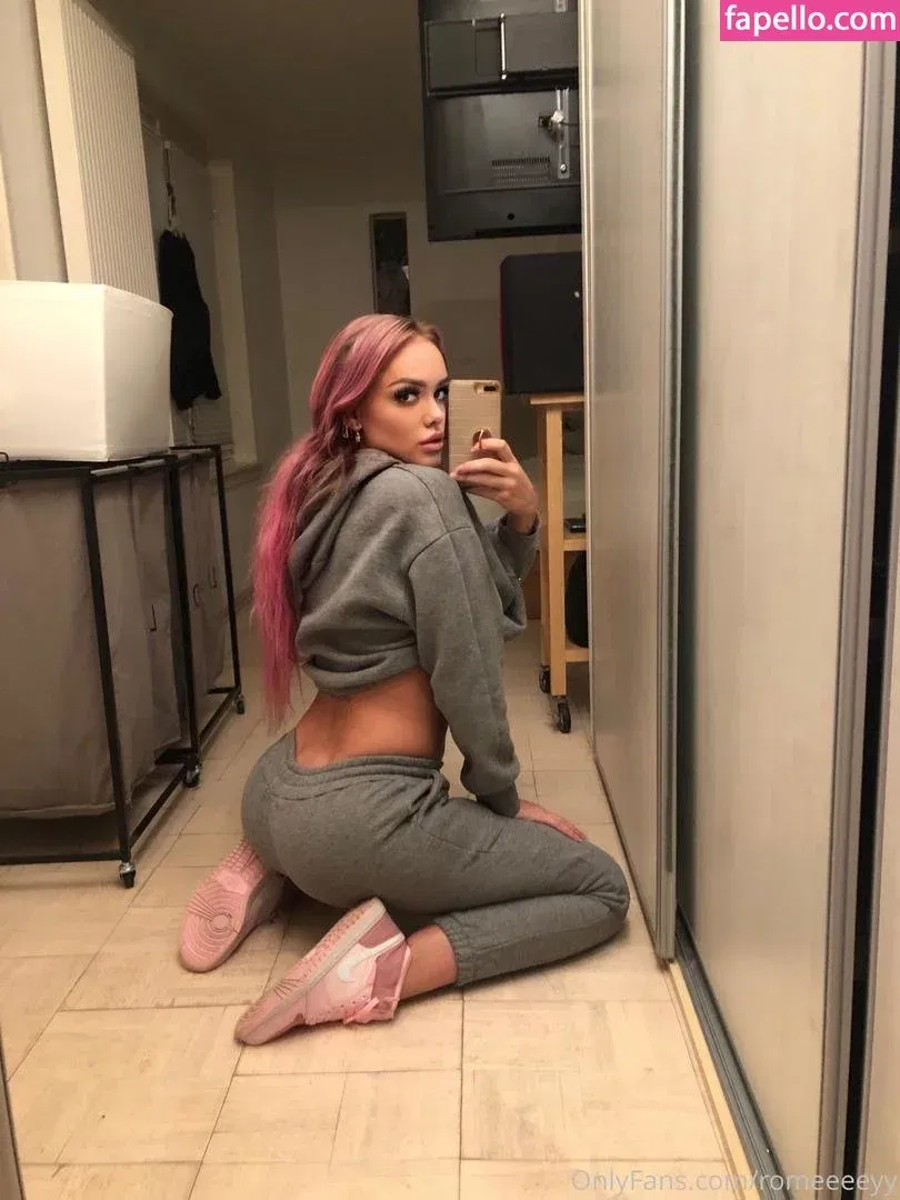 romeeeeyy Onlyfans Photo Gallery 