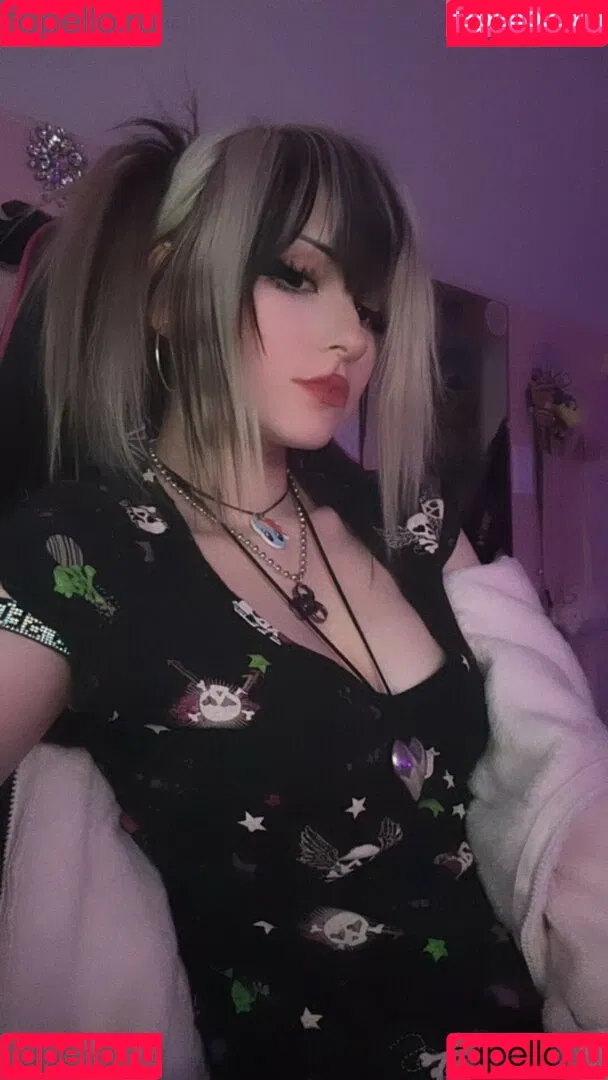 Uzileks Onlyfans Photo Gallery 