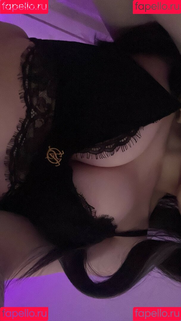 Uzileks Onlyfans Photo Gallery 