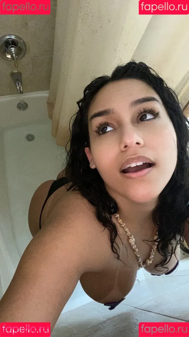 GabbyB Onlyfans Photo Gallery 