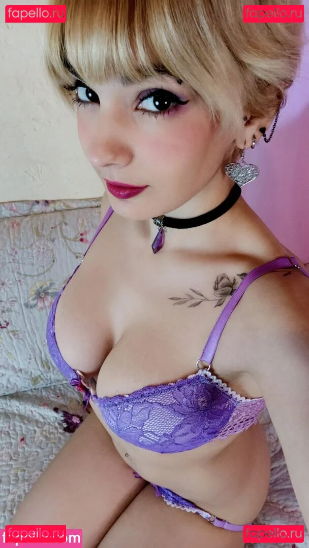 Ru’s Piano Onlyfans Photo Gallery 