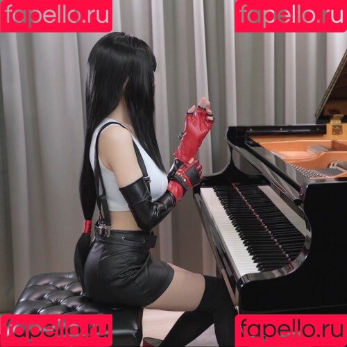 Ru’s Piano Onlyfans Photo Gallery 
