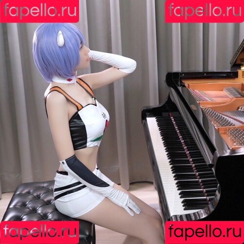 Ru’s Piano Onlyfans Photo Gallery 