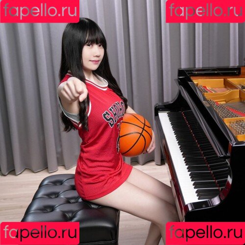 Ru’s Piano Onlyfans Photo Gallery 