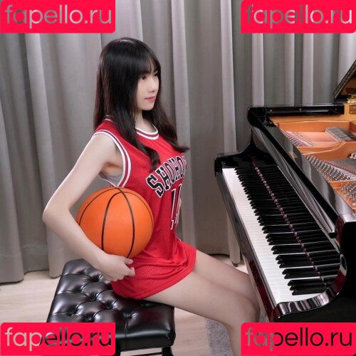 Ru’s Piano Onlyfans Photo Gallery 