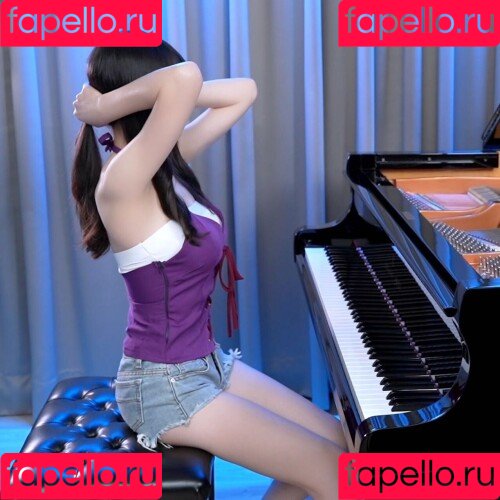 Ru’s Piano Onlyfans Photo Gallery 